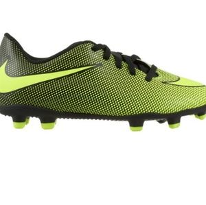 Nike youth soccer shoes